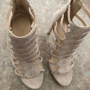 Vincent Camuto stilettos